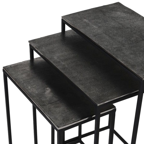 Trzy stoliki boczne Black Manresa czarne żelazo i aluminium trzy rozmiary