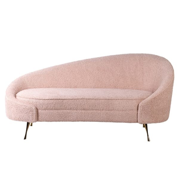 Sofa Boucle Blush 160x79 cm zakrzywiona sofa jasny róż złote stalowe nóżki