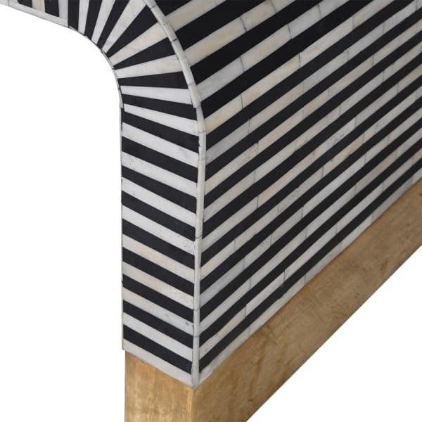 Stolik kawowy Muswell 46x116 cm inkrustowany kością biel, czerń i złoto oryginalny kształt