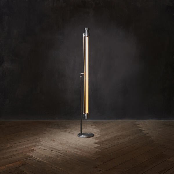 Lampa podłogowa RetroFlex - inspirowana zabytkową lampą z lat 70