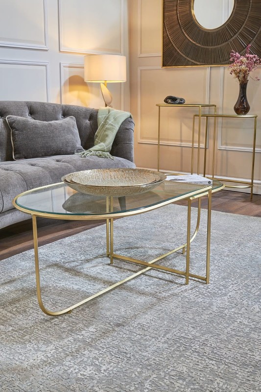 Stolik kawowy Larga dwa elementy szklany blat złota rama