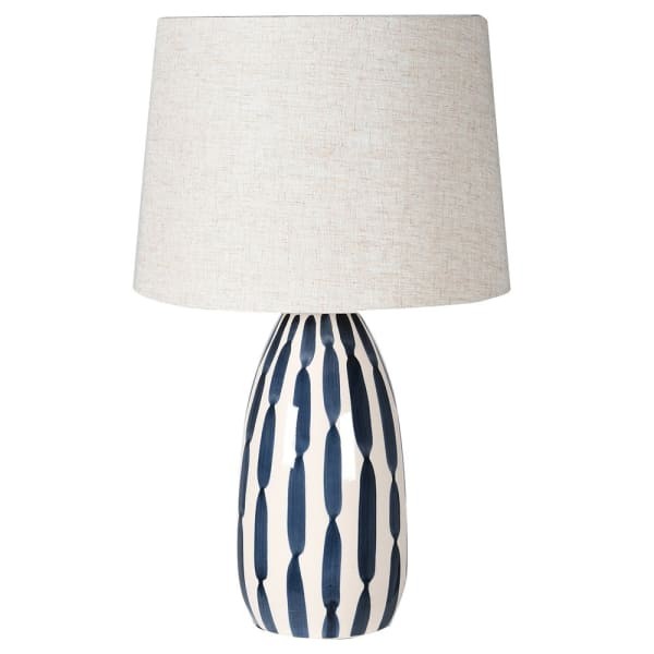 Elegancka lampa stołowa z biało-niebieską podstawą do salonu