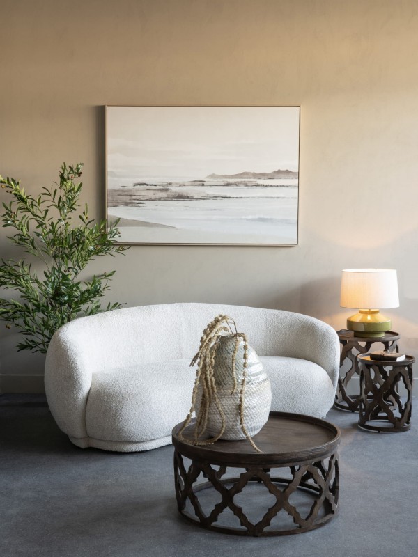 Zaokrąglona mała sofa Ennismore 191 cm boucle tkanina bukla kremowa kanapa