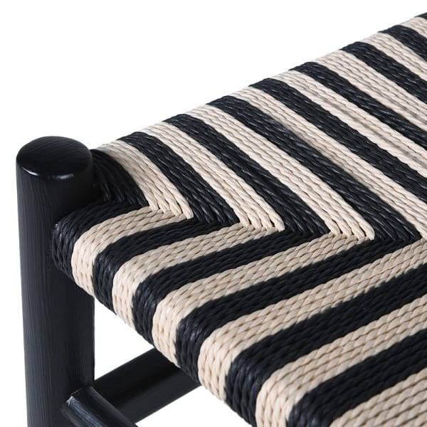 Czarne Krzesło do jadalni Wishbone B&W 79 cm drewniana rama siedzisko zdobione