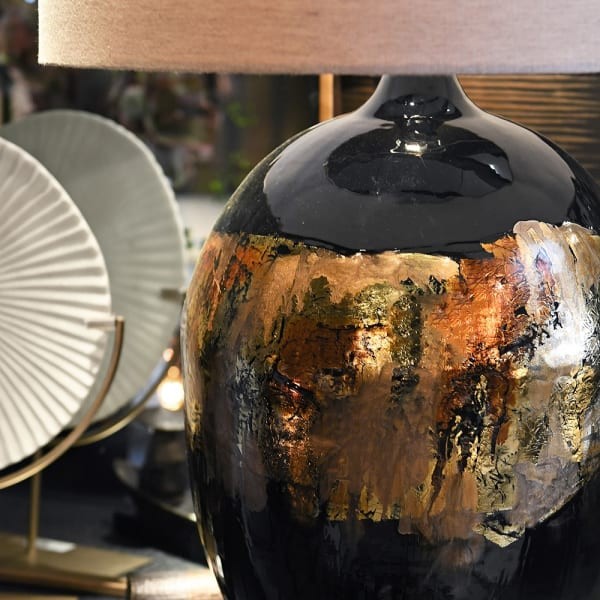 Duża żelazna lampa stołowa Ayrton Gold 80 cm lniany abażur