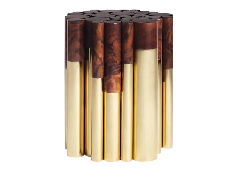 Wanderlust stolik pomocniczy od Malabar mosiądz fornir korzenia orzecha włoskiego