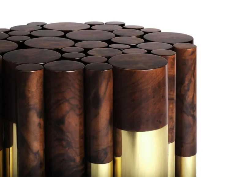 Wanderlust stolik pomocniczy od Malabar mosiądz fornir korzenia orzecha włoskiego