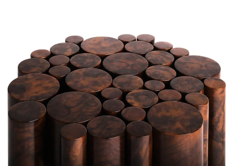 Wanderlust stolik pomocniczy od Malabar mosiądz fornir korzenia orzecha włoskiego