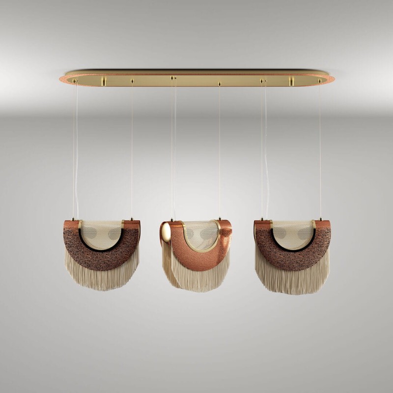 Lampa sufitowa Seoul od Creativemary 111x90 cm mosiądz stal jedwabne frędzle