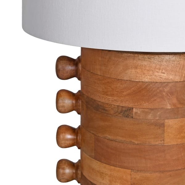Lampa stołowa z naturalnego drewna i białym abażurem
