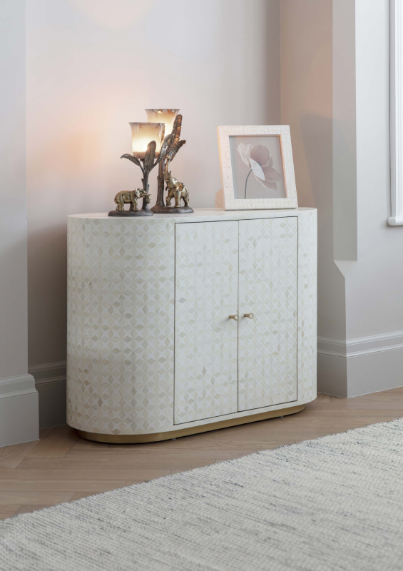 Biała komoda dwudrzwiowa Luxury Aspen 100 cm złota podstawa