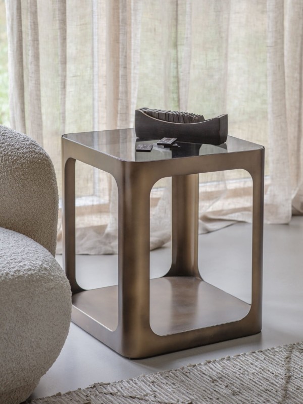 Stolik pomocniczy Kensington Gold 56 cm szklany blat złota metalowa rama