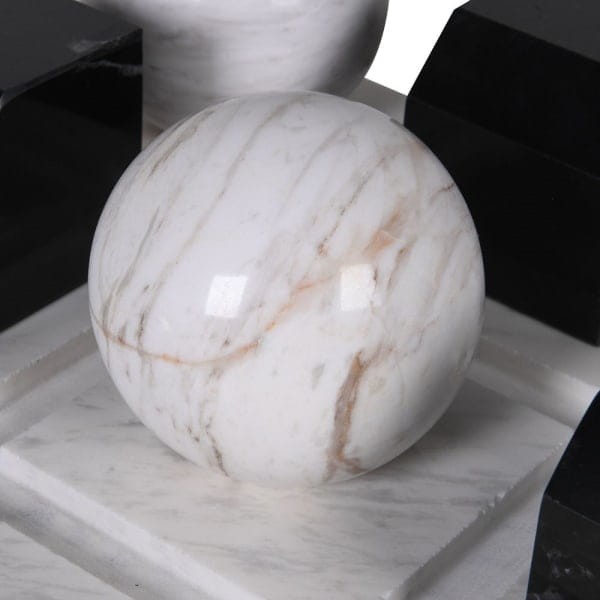 Dekoracja do salonu Sloane styl kółko i krzyżyk marmurowa ozdoba na stolik lub komodę