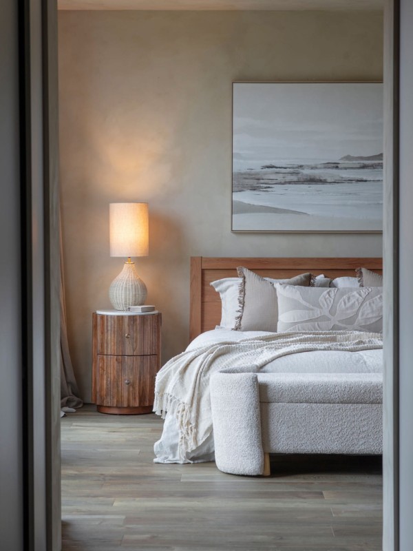 Szafka nocna Montpelier 65,5 cm dwie szuflady marmurowy blat