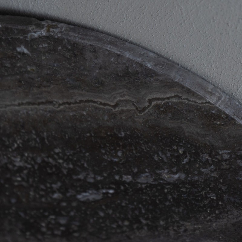 Stolik kawowy Finsbury Marble Small 60 cm okrągły stolik z marmurowym blatem i czarną podstawą