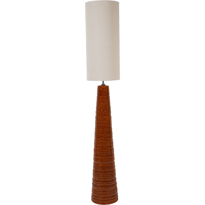 Ceramiczna lampa stojąca w kolorze terakoty