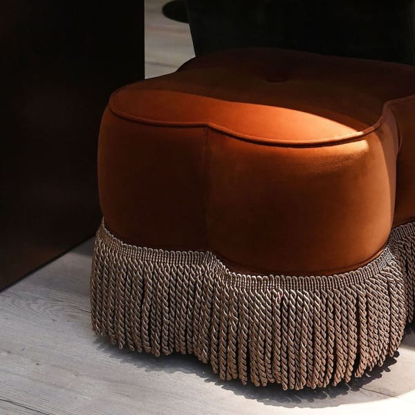Stołek puf Claridge Orange 55 cm velvet ozdobne frędzle