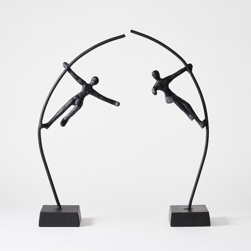 Rzeźba Chiswick Climbing Right 51 cm figurka dekoracyjna czarna