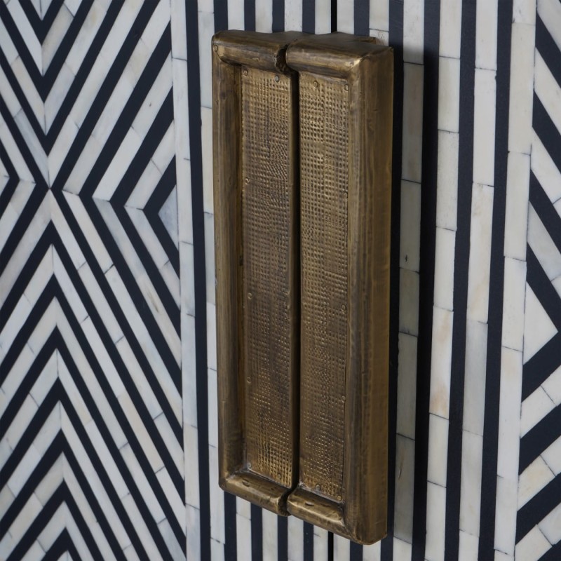 Czarno-biały barek na alkohole - szafa na podstawie, dwudrzwiowa