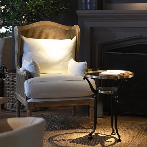 Fotel Manila drewno dąb 116 cm białe poduchy len bawełna - fotel z dekoracyjną plecionką wiedeńską