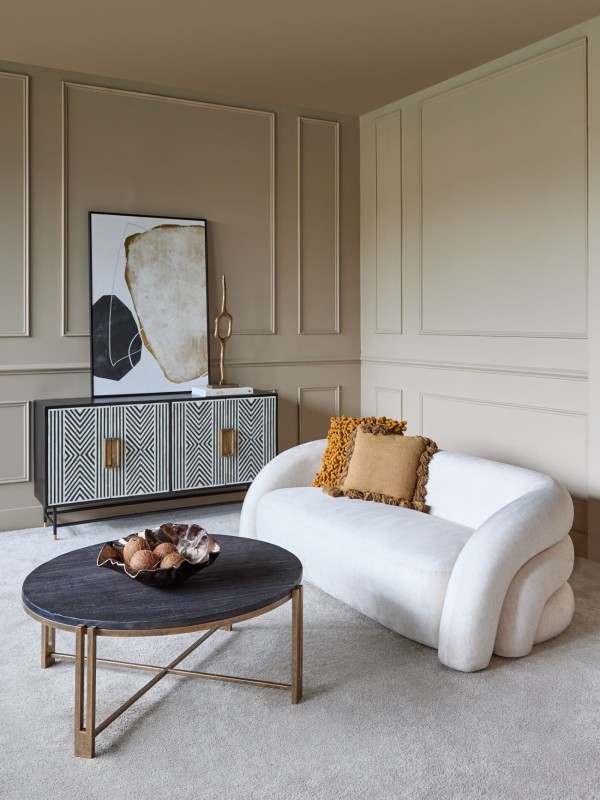 Przytulna sofa Belgrave Cream - dwuosobowa sofa kremowa do salonu