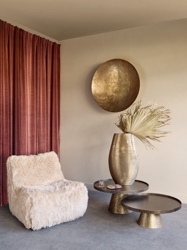 Dwa żelazne stoliki kawowe w kolorze antycznego złota