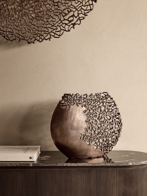 Nowoczesny wazon Chelsea Bronze aluminium ażurowy wzór 49x40 cm