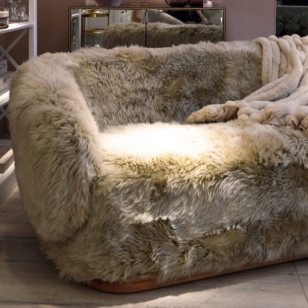 Sofa Lyall Sheepskin 215 cm dąb skóra owcza kanapa trzyosobowa