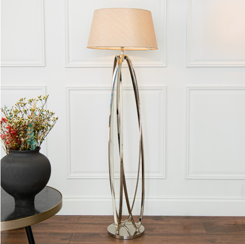 Elegancka lampa stojąca Akira 156 cm srebrna podstawa beżowy abażur