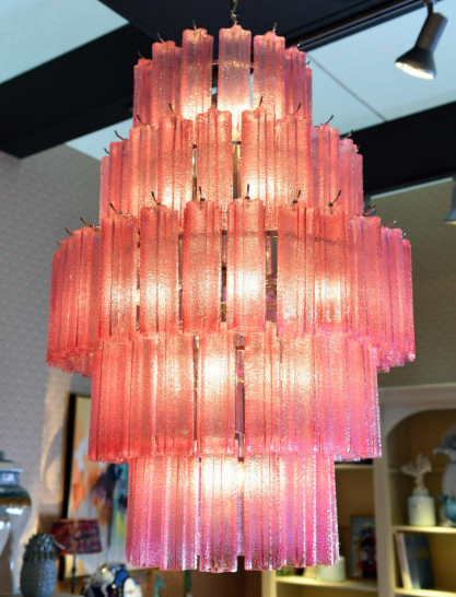 Różowy żyrandol Maldon Pink 115x80 cm różowe szkło żelazo duży rozmiar