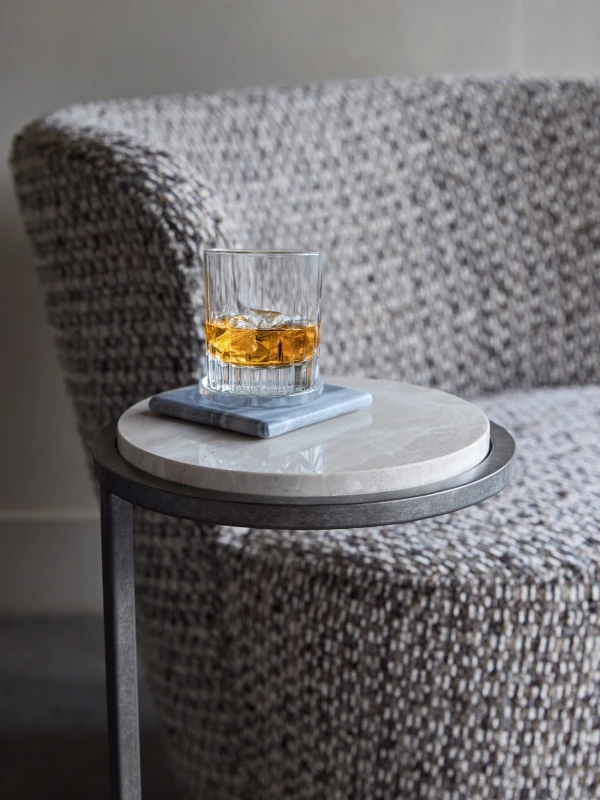 Stolik marmurowy Belgrave Grey 59 cm - marmur szary i metalowa podstawa