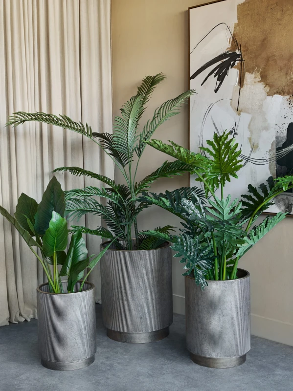 Trzy donice Primrose antyczne złoto żelazne 60 cm wysokości komplet donic