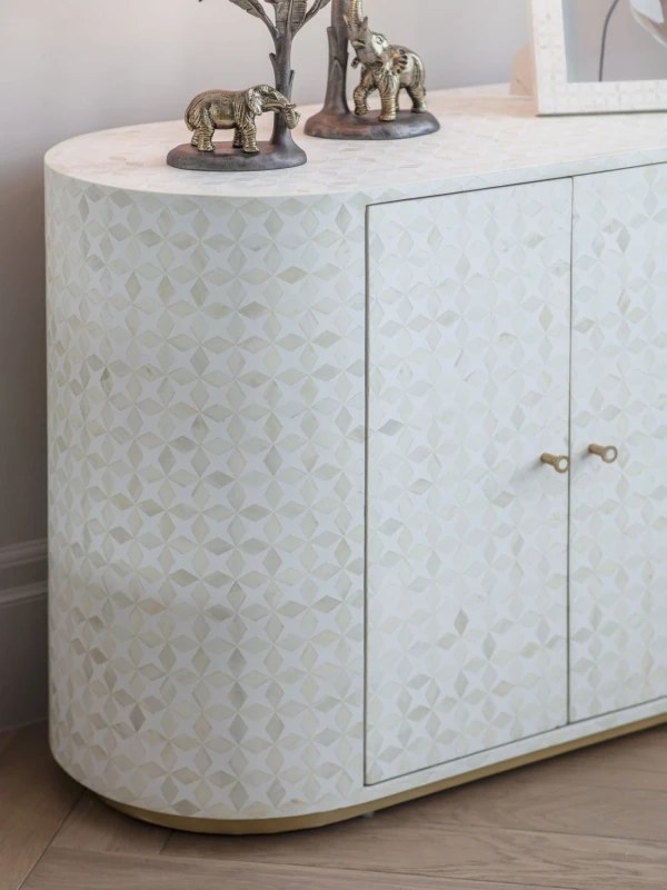 Biała komoda dwudrzwiowa Luxury Aspen 100 cm złota podstawa