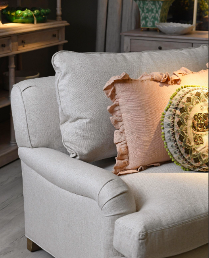 Jasna sofa Love lniana tapicerka 210 cm poduszka nóżki na kółkach trzyosobowa kanapa