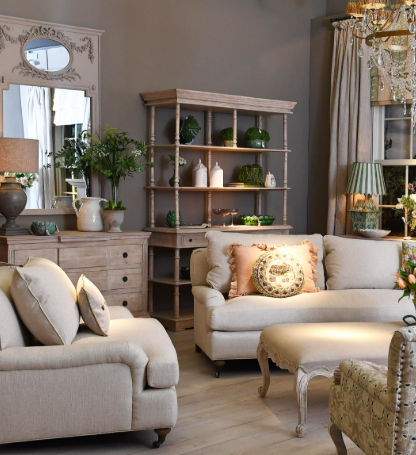 Jasna sofa Love lniana tapicerka 210 cm poduszka nóżki na kółkach trzyosobowa kanapa