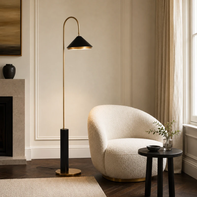 Czarna lampa podłogowa Mayfair Brass 179 cm z mosiężnymi detalami