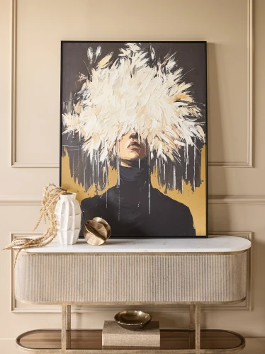 Obraz Mayfair Plume 90 × 120 cm – abstrakcyjny portret kobiety ze złotymi detalami