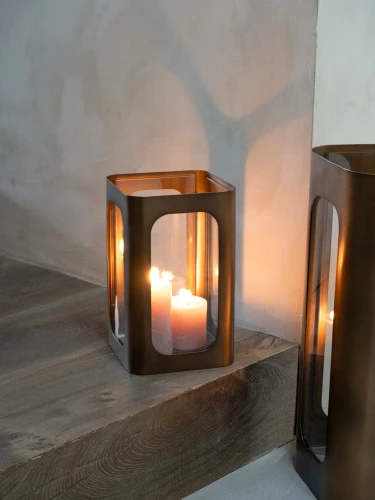 Metalowy lampion Kensington Gold S 28 cm szklane panele 