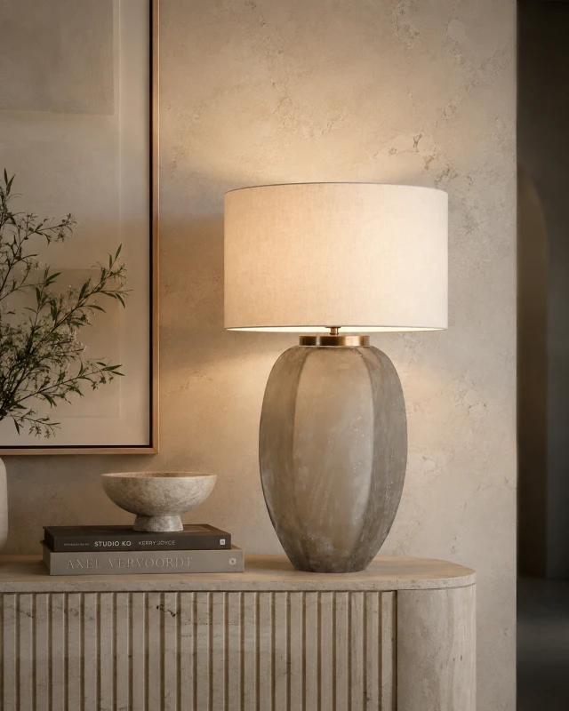 Lampa Potli z jasnym lnianym abażurem – elegancka lampa do salonu