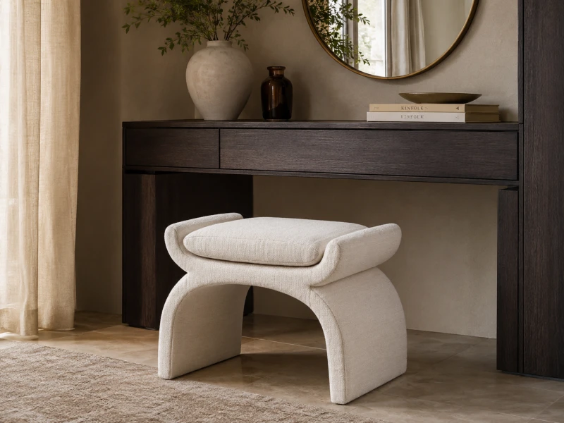 Stołek Luxury Boucle 63x48cm tkanina boucle bukla kremowa - pufa do toaletki