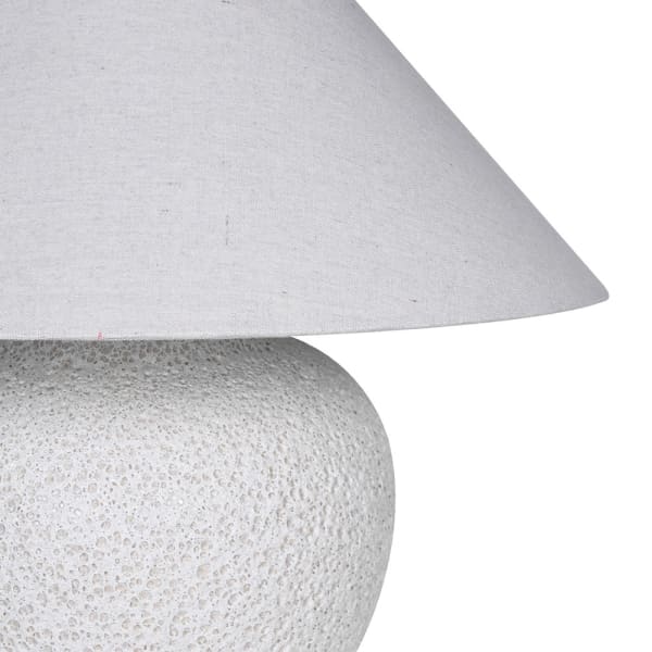 Lniany abażur białej lampy stołowej White Camden