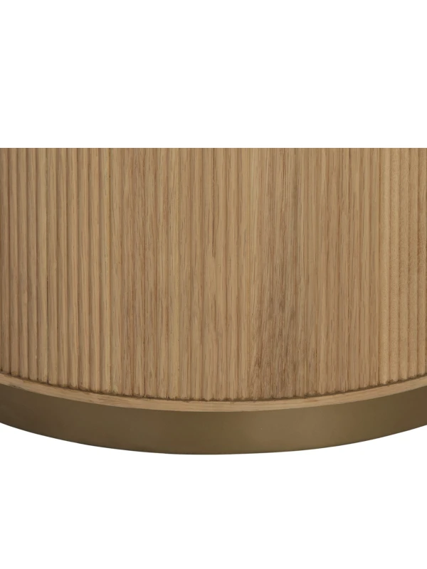 Ryflowany bok stolika Chiswick z podstawą Brushed Gold