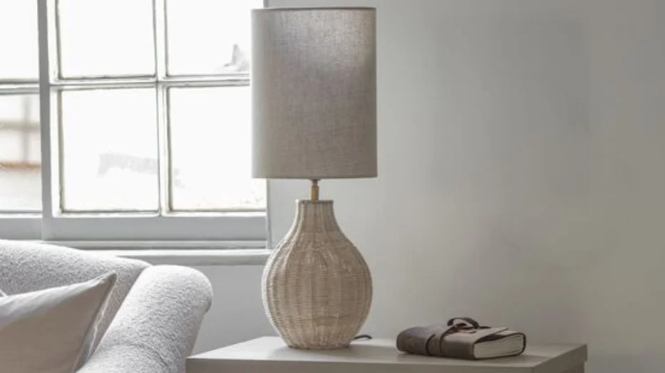 Lampka nocna – w sypialni nie musi być nudno!