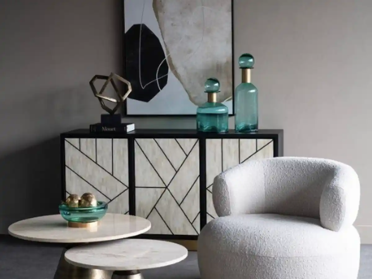 Jak łączyć dekoracje w różnych stylach w aranżacji salonu? Praktyczny poradnik